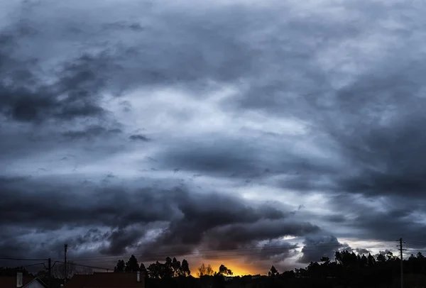 Dramatic sunset sky with clouds — Stock Photo, Image