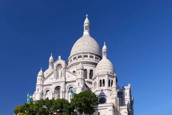 Paris Montmartre sıcak bir sonbahar günü olduğunu.