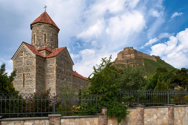 Średniowieczna twierdza i Kościół w Goryje, Gruzja. — Zdjęcie stockowe