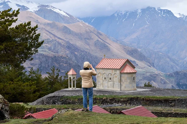 Hermoso Paisaje Del Valle Kazbegi Vista Desde Iglesia Ioane Natlismcemeli — Foto de Stock