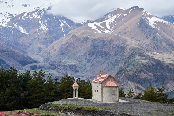 Hermoso Paisaje Del Valle Kazbegi Vista Desde Iglesia Ioane Natlismcemeli — Foto de Stock