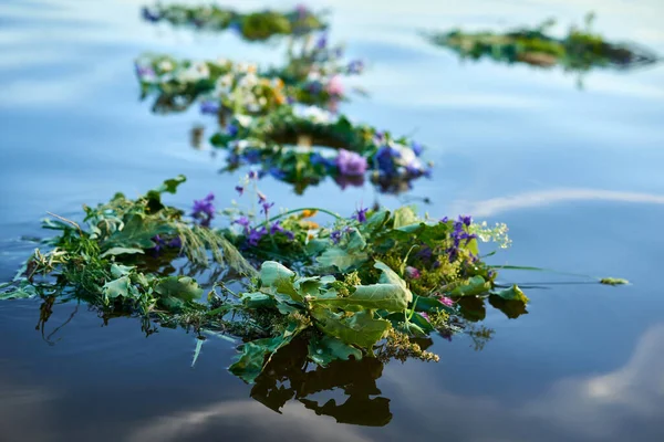 Virágkoszorú Vízen John Koszorúi Tóban Stock Fotó