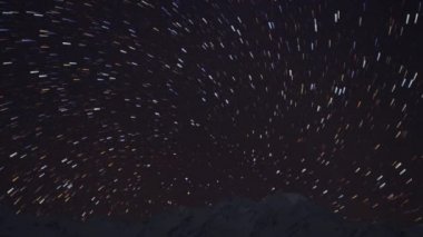 Lake Tekapo üzerinde yıldız spiraller