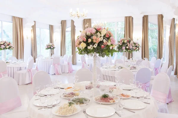 Hermosas Flores Restaurante Día Boda — Foto de Stock