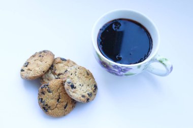 Çay ile Çikolatalı bisküvi