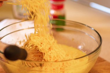 Peynir ve yumurta karışımı