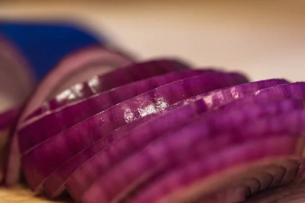 Kırmızı soğan dilimleri