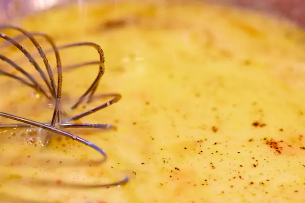 Tecrübeli yumurta karışımı