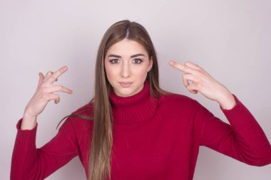 izole kızgın genç kız