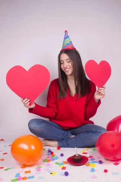 Menina Com Corações Papel — Fotografia de Stock