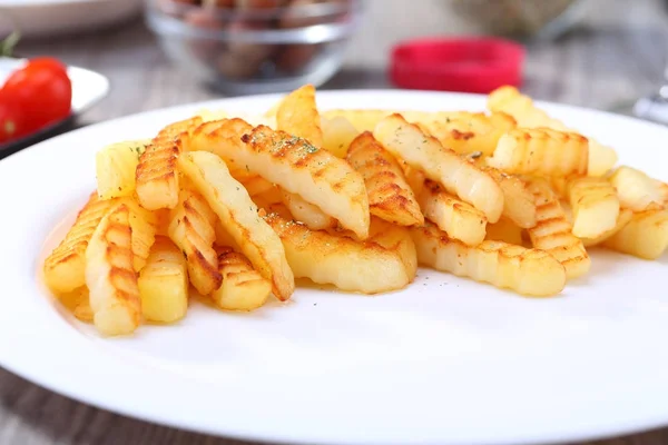 Patatine fritte sul piatto — Foto Stock