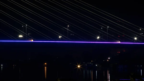Γέφυρα Στο Φως Νύχτα Αντανακλούν Στο Νερό 0766 — Φωτογραφία Αρχείου
