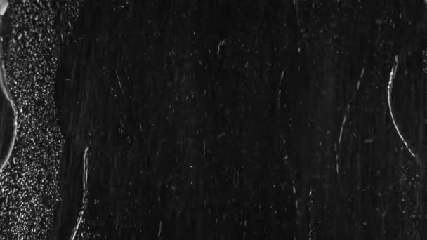 Дождь Льёт Окно Дикая Буря Перфект Наложения Снимается Чёрном Фоне — стоковое видео