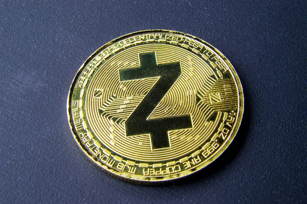 Zcash altın madeni para tarafı 02 siyah yüzey