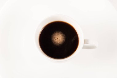 Beyaz kahve fincanı, üstten görünüm