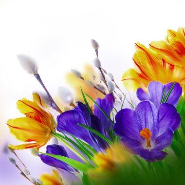 Paskalya kartı çiçekli