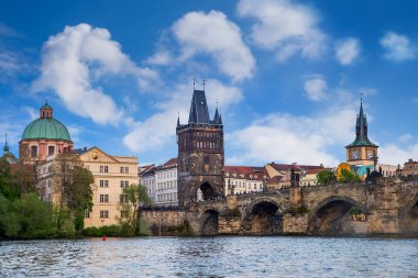 Prag Çek Cumhuriyeti 'nin başkentidir.