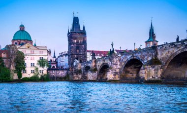 Prag Çek Cumhuriyeti 'nin başkentidir.