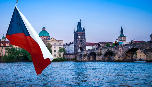 Praga é a capital da República Checa — Fotografia de Stock