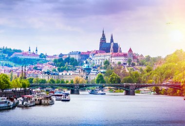 Prag Vltava Nehri ile