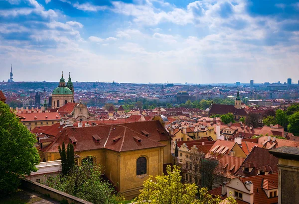 Prag Çek Cumhuriyeti 'nin başkentidir.