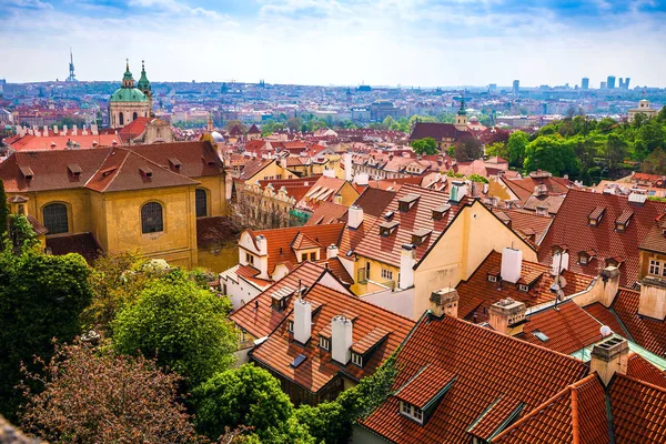 プラハはチェコ共和国の首都です。 — ストック写真