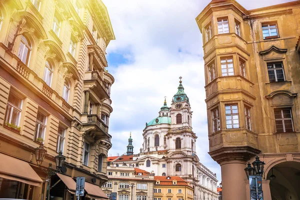 Praga é a capital da República Checa — Fotografia de Stock