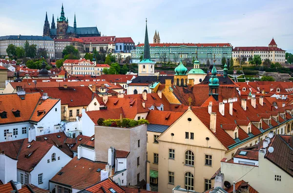 Prag Çek Cumhuriyeti 'nin başkentidir.