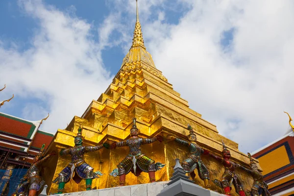 Buda gigante no Grande Palácio — Fotografia de Stock