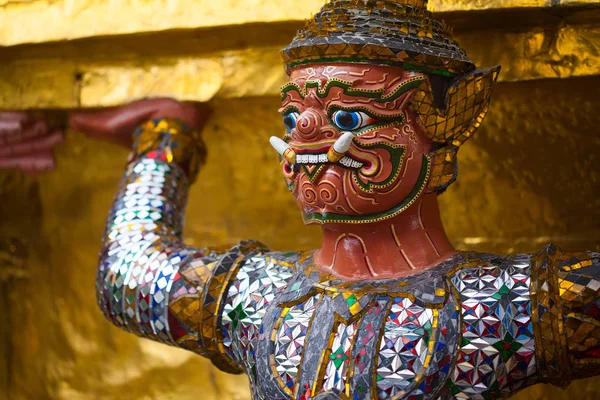 Giant Buddha in Grand Palace — Stock Photo, Image