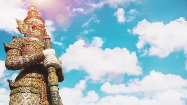 İblis koruyucu heykeli