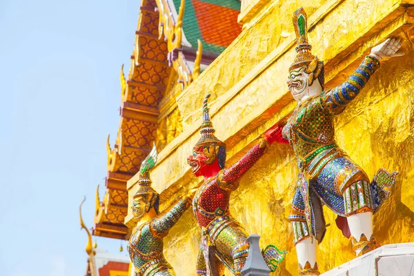 Giant Buddha in Grand Palace — Stock Photo, Image