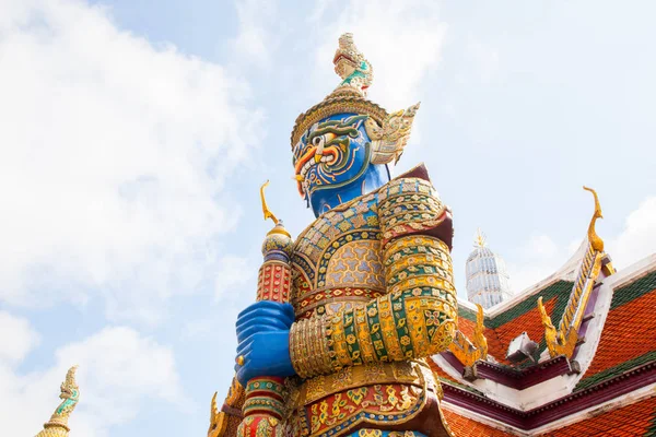Guardián del demonio en el Gran Palacio de Wat Phra Kaew — Foto de Stock
