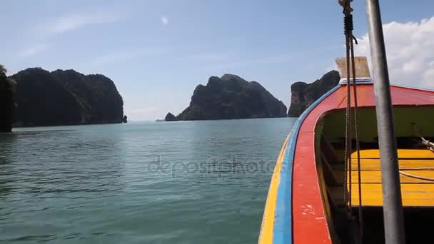 Viagem de barco para ilhas tropicais de Phuket — Vídeo de Stock