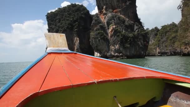 Поездка на лодке на тропические острова из Пхукета — стоковое видео
