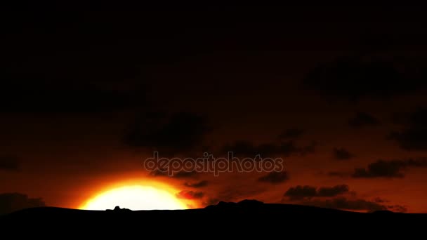 Lindas nuvens do nascer do sol — Vídeo de Stock