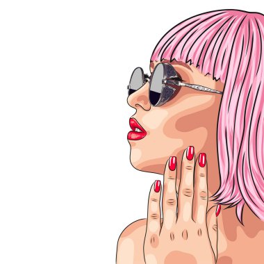 peruk ve güneş gözlüğü giyen kadın