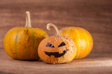 Halloween jack-o-lantern arka plan üzerinde