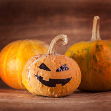 Halloween jack-o-lantern arka plan üzerinde