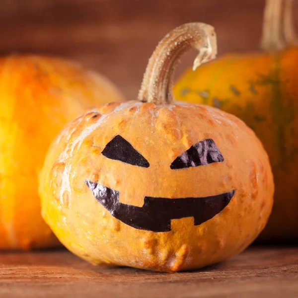 Halloween jack-o-lantern arka plan üzerinde