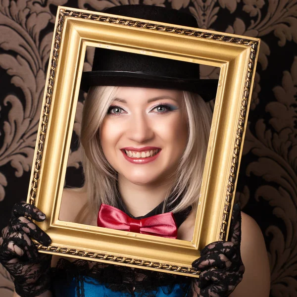 poz güzel kabare kadın 