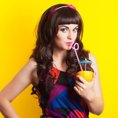 portakal suyu içme kadın