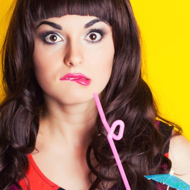 portakal suyu içme kadın