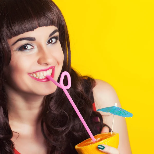 portakal suyu içme kadın