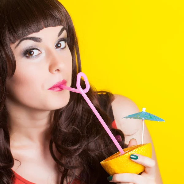 portakal suyu içme kadın