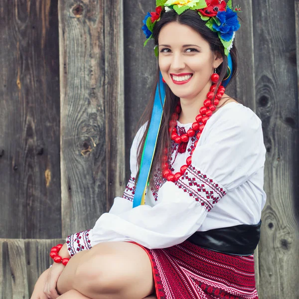Ukrayna Milli kıyafet giyen kadın — Stok fotoğraf
