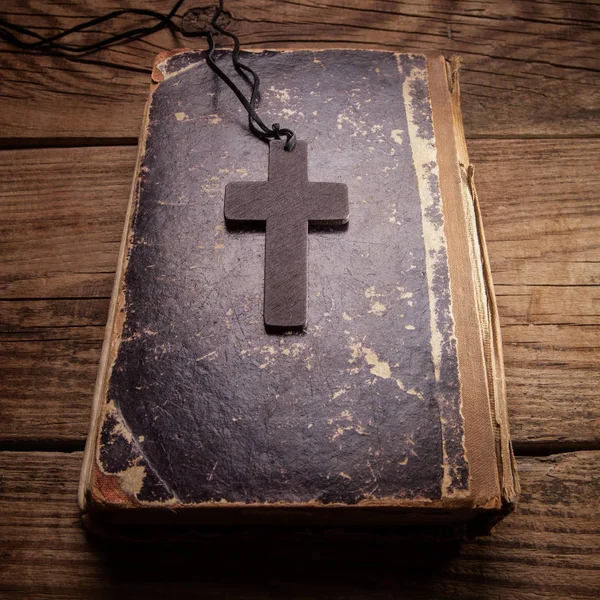 Closeup of wooden Christian cross — Stock Photo, Image