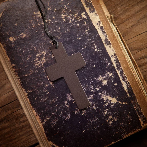 Closeup of wooden Christian cross — Stock Photo, Image