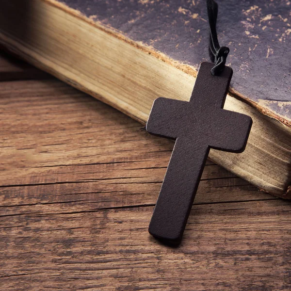 Closeup of wooden Christian cross — Stock Photo, Image