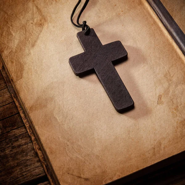 Closeup of wooden Christian cross — Stock Photo, Image